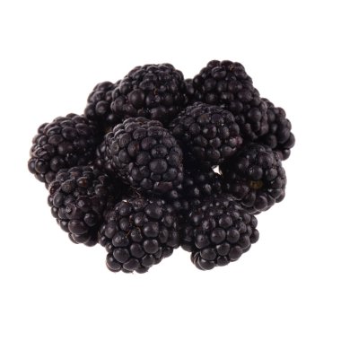 Beyaz arka planda izole edilmiş taze böğürtlen