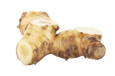 beyaz arka planda izole galanga kökü, yakın çekim  