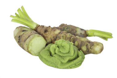 beyaz arka plan üzerinde izole wasabi kökleri, yakın çekim  