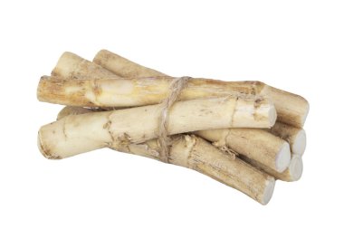 beyaz arka planda izole sebze kökleri