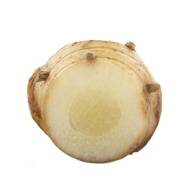 beyaz arka planda izole galanga kökü, yakın çekim  