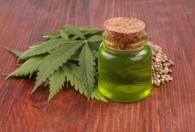 arka planda esrar ot, yakın