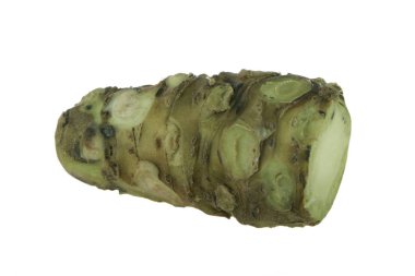 beyaz arka planda izole wasabi kökü, yakın çekim  