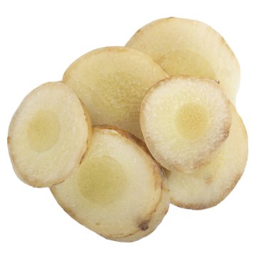 beyaz arka plan üzerinde izole galanga kökü parçaları, yakın çekim  