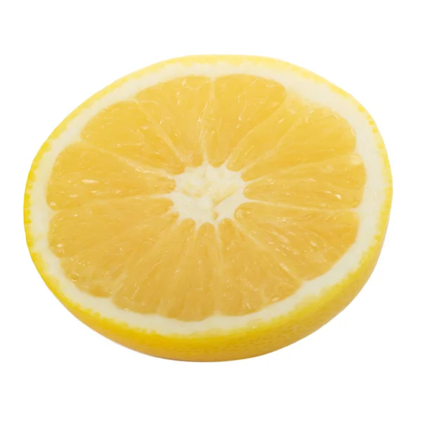 白い背景に分離熟したレモン クローズアップ — ストック写真