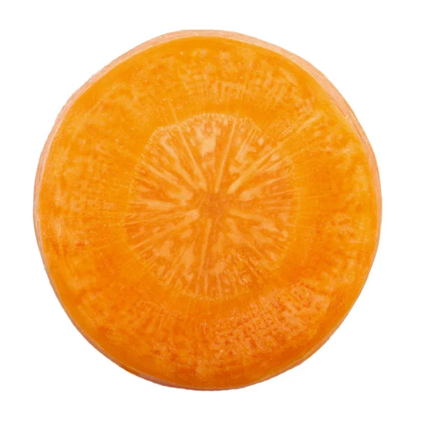 beyaz arka plan üzerinde izole olgun havuç dilimi