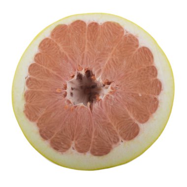 Beyaz arkaplanda izole edilmiş bir parça greyfurt