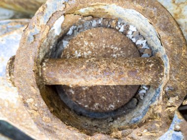 Arka plan ve metal doku. Sıradan şeylere alışılmadık bir bakış.