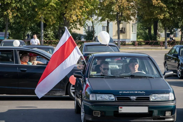 Bularus Protesterar Mot President Lukasjenko Bilen Med Flagga Fridfull Folklig — Stockfoto