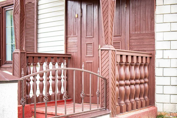 Stará Dřevěná Veranda Vchod Domu Staré Dřevěné Konstrukce Architektura Konstrukce — Stock fotografie