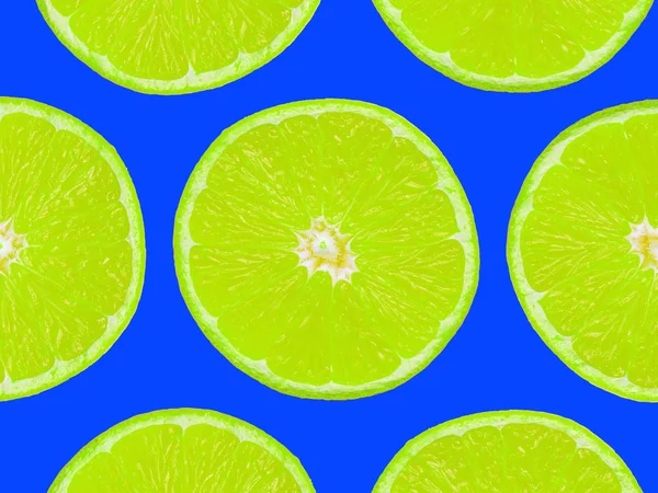 Fatias de limão no fundo roxo, estilo pop art — Fotografia de Stock