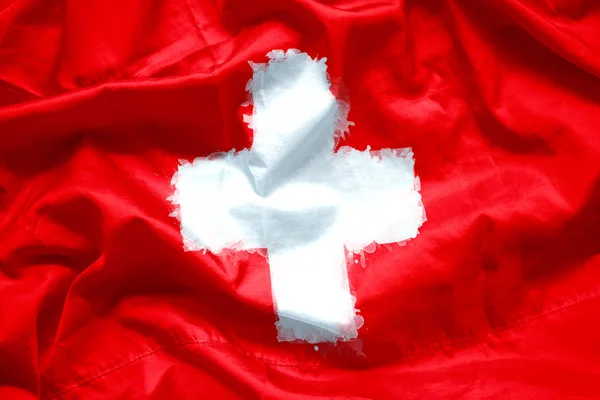 瑞士国旗由水彩画笔在帆布织物 粗制风格 — 图库照片