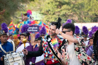 Pattaya, Tayland - 9 Şubat 2019: LGBT odaklı insanlar Pattaya Pride Rainbow Festival Parade'e katılıyor, Pattaya, Tayland 9 Şubat 2019
