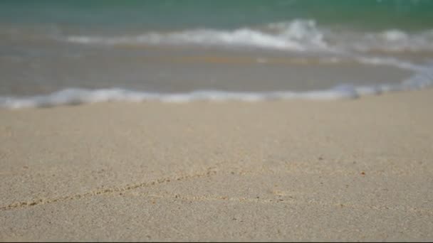 Απαλό Κύμα Της Θάλασσας Καθαρό Νερό Στην Παραλία Λευκή Άμμο — Αρχείο Βίντεο