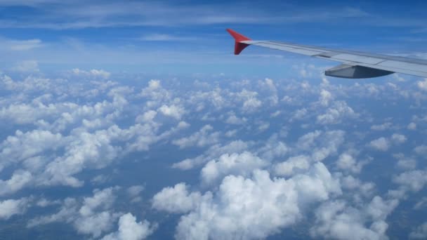 Beeldmateriaal Reizen Door Lucht Luchtfoto Een Venster Van Het Vliegtuig — Stockvideo