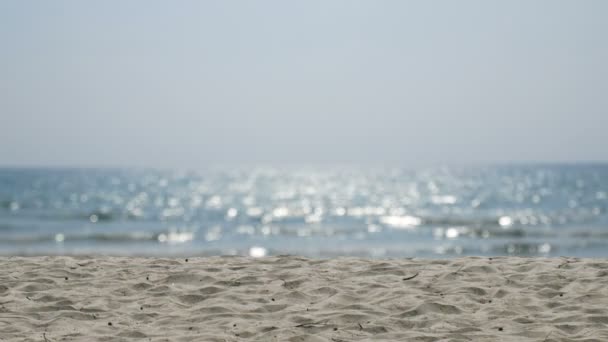 Piasek Niewyraźne Wody Oceanu Fala Tropikalna Plaża Bokeh Tło Dźwiękiem — Wideo stockowe