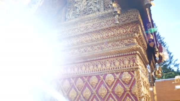 Golden Buddhist Morning Sunlight Flare Wat Phra Doi Suthep Temple — ストック動画