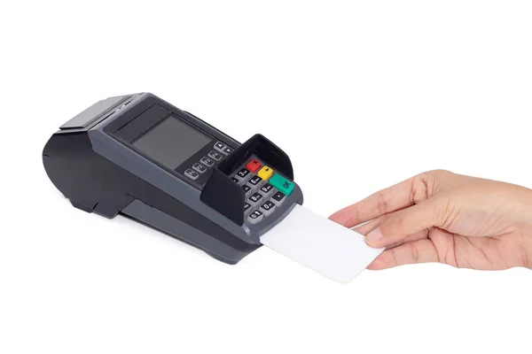 信用卡支付的概念 用白色空白卡作模型的特写手插入信用卡 卡片刷卡机终端在白色背景上与剪接路径隔离 — 图库照片