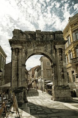 Sergienbogen - Stadtor von Pula