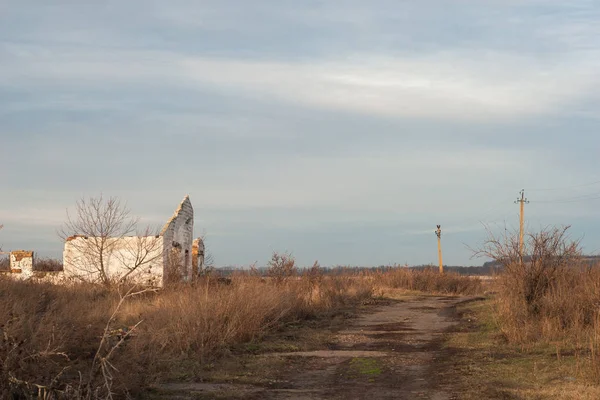 Vieux Village Abandonné Éteint Nature Récupère Territoire Abandonné Par Homme — Photo