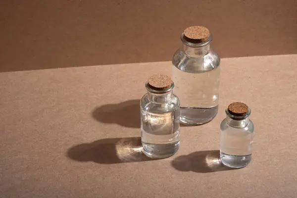 Bouteilles Verre Avec Bouchons Liège Sur Fond Carton Marque Bois — Photo