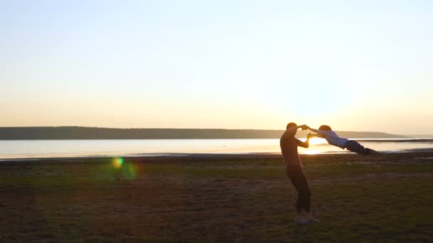 Happy Family Nature Father Kritit Son Hands Family Enjoys Sunset — Stock Video