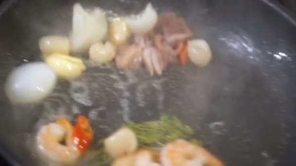 Geroosterde Zeevruchten Warme Salade Stoofpot Zeevruchten Crème — Stockvideo