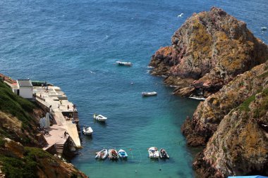 Gemilerde berrak mavi su, Berlengas, Portekiz