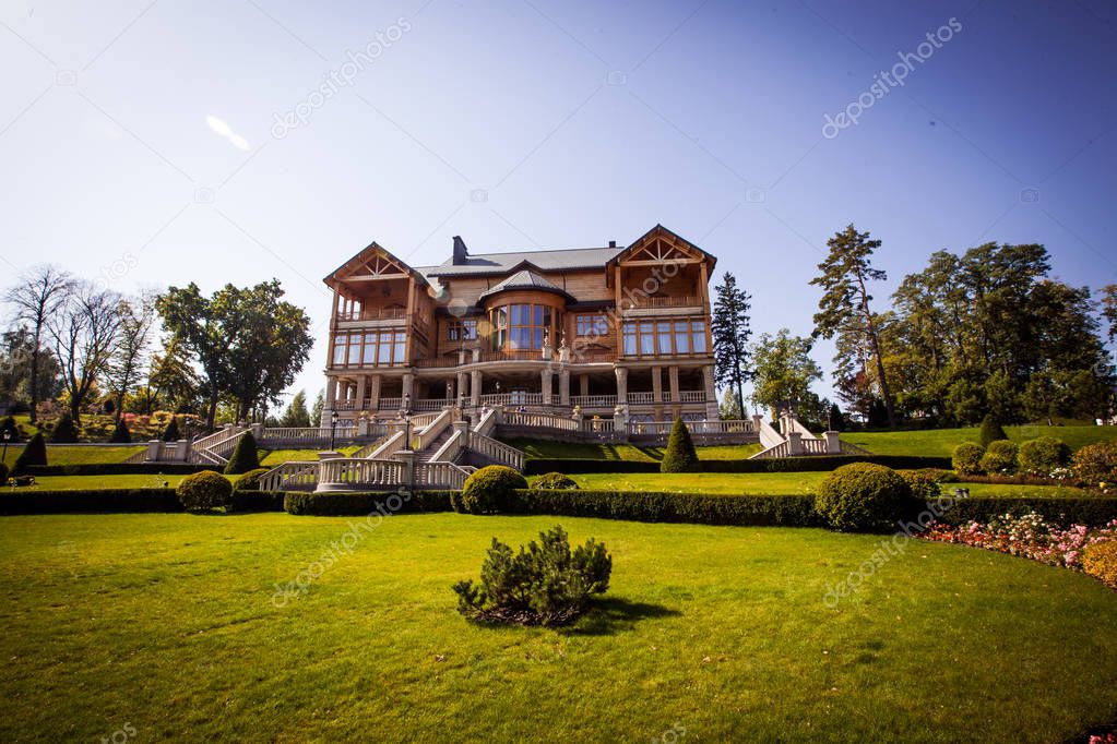 Mezhigirya Yanukovych Residences, Ukraine