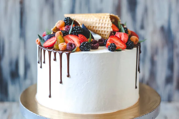 A cake as a birthday present