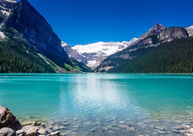 Bir Lake Louise Banff National Park Alberta Kanada Rock dağlarında güzel kez bakıldı
