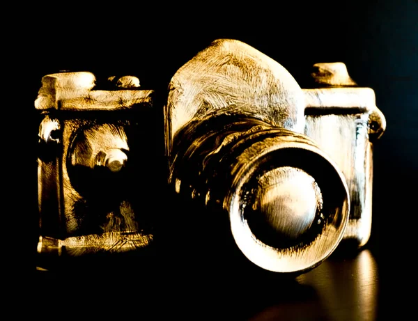 Moderní verze kamery do stříbra a zlata — Stock fotografie