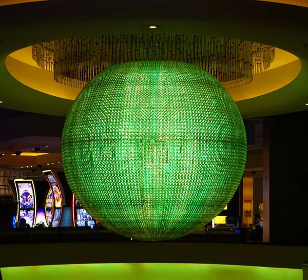 Las Vegas, Nevada: 11 de mayo de 2018: La esfera colorida en Planet Hollywood Hotel and Resort — Foto de Stock