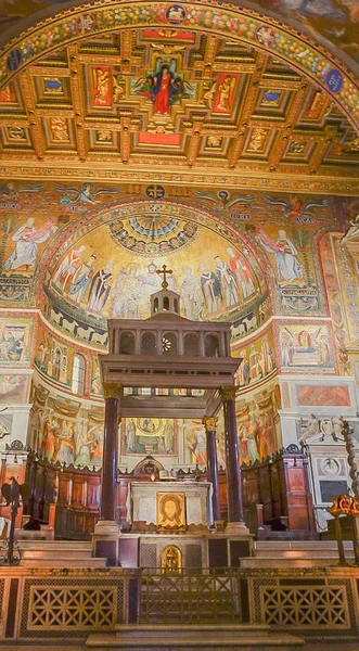 ROMA, ITALIA - 9 DE OCTUBRE DE 2017: El interior de la Capilla de la Basílica de Santa Maria in Trastevere — Foto de Stock