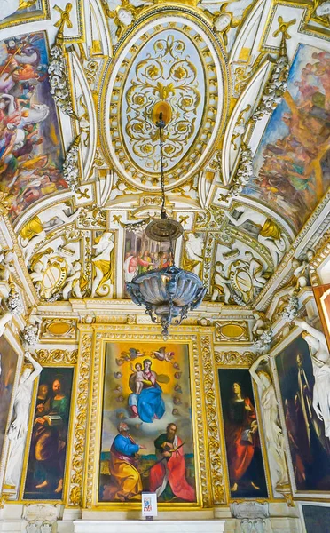 ROMA, ITALIA - 10 DE OCTUBRE DE 2017: Capilla de estilo barroco en el Musei Capitolini — Foto de Stock