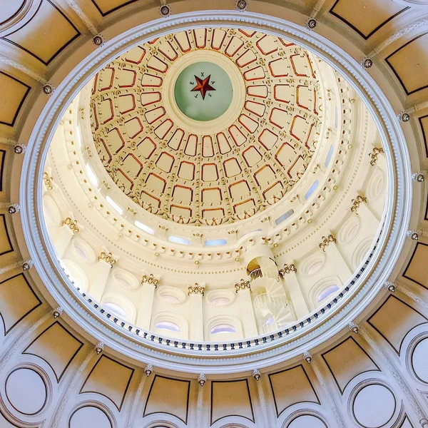The dome in the rotunda of the Texas State Capiral Building in Austin Texas — Stock Photo, Image