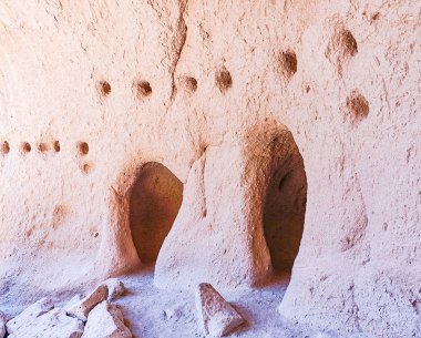 Los Alamos, New Mexico 'daki Bandelier ulusal anıt Parkı 'nda yer alan kanyonlar