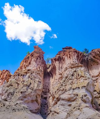 Los Alamos, New Mexico 'daki Bandelier ulusal anıt Parkı 'nda yer alan kanyonlar