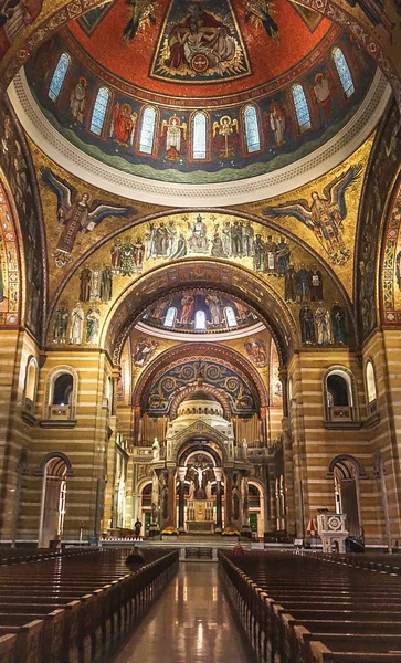 圣路易斯密苏里州：2018年11月7日;圣路易斯大教堂 — 图库照片