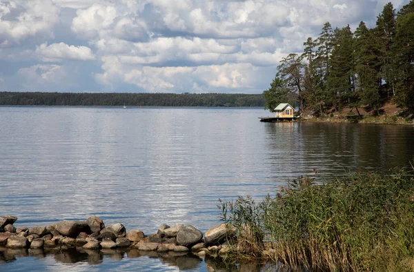 Schweden Kleines Haus See Einem Sommertag — Stockfoto