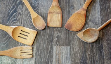 Tipik bir tahta kaşık yemek prepar çok kullanılan bir kap olduğunu