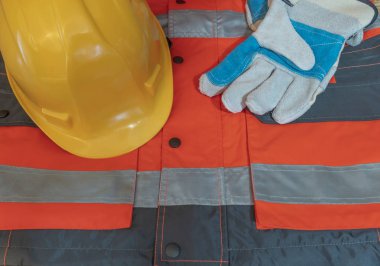 İş için koruyucu giyim kask eldiven ayarlayın