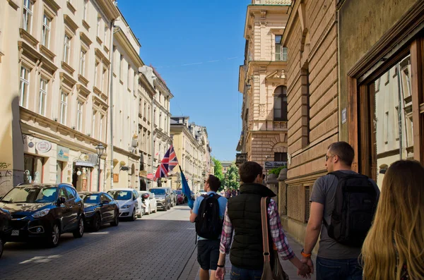 Cracovia, Polonia - 05 de mayo de 2018: visita guiada a la ciudad — Foto de Stock