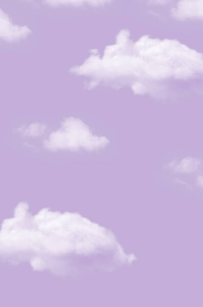 фиолетовое небо с пушистыми облаками с местом для текста
