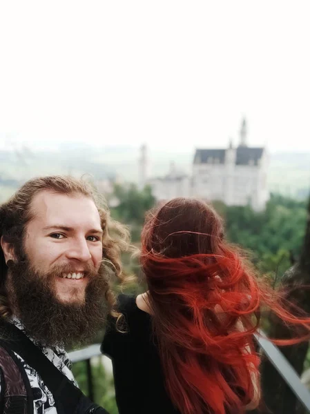 Neuschwanstein Castle Germany June 2019 Happy Young Couple Tourists Looking — Stock Photo, Image