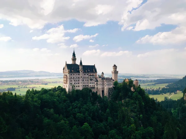 Fussen Tyskland Juni 2019 Berömda Neuschwanstein Slott Höljd Dimma Bayerska — Stockfoto