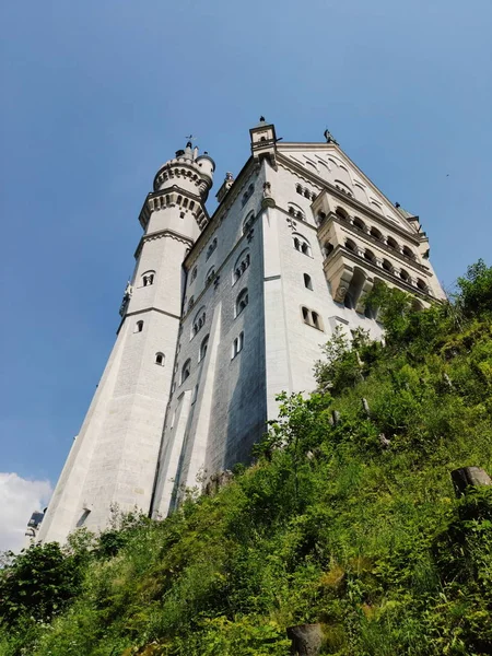 Fussen Alemanha Junho 2019 Famoso Castelo Neuschwanstein Envolto Névoa Nos — Fotografia de Stock