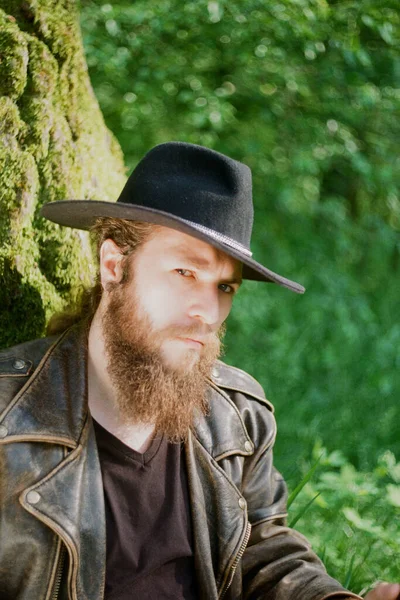 Film Photo Analoque Portrait Bearded Man Hat Smoking Tobacco Pipe — Stock Photo, Image