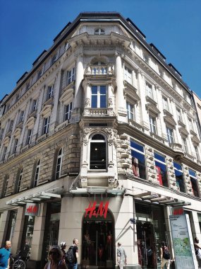 Münih, Almanya - 28 Haziran 2019: Hm Moda Markası. 
