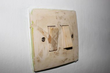 eskiye bıperli elektrik konektörleri